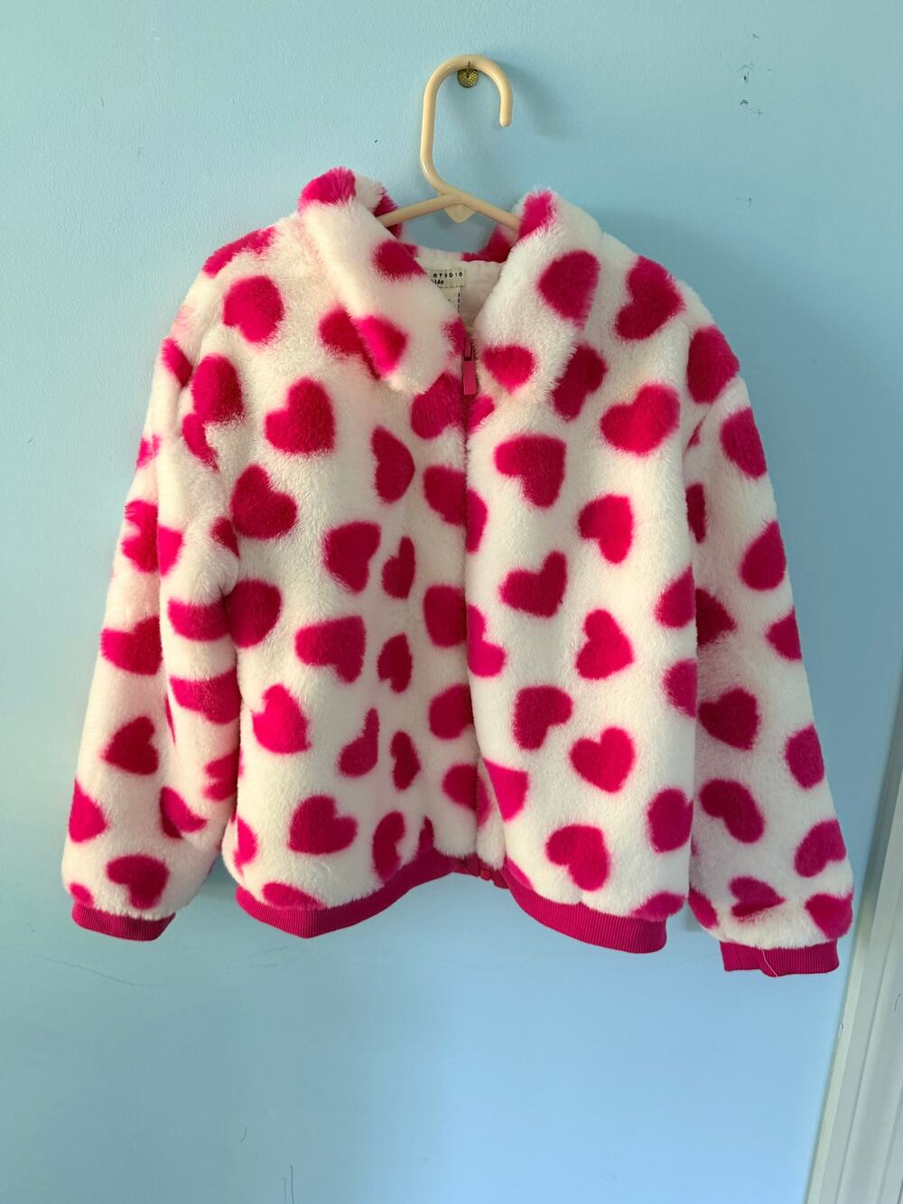 Max Studio Kids Pink Heart Plush Faux Fur Jacket Size 7-8